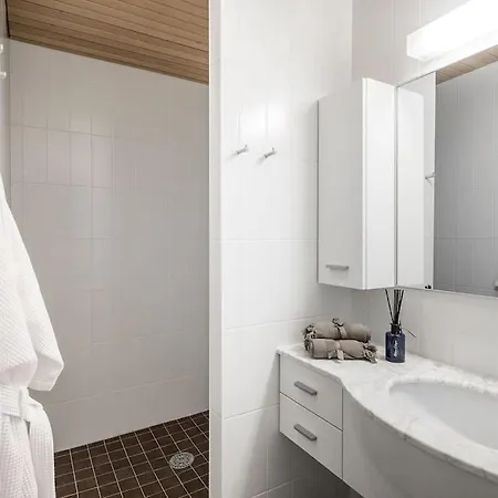 Spacious With Four Terrace, Sauna, Sea View Helsinki